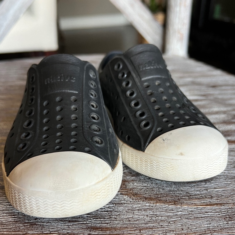 Native shoes| Jeffersons| Toddler size 8
